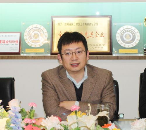 集團公司董事長黃道元對左總一行到來表示熱烈歡迎