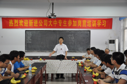 演講賽獲獎(jiǎng)選手在精彩演講