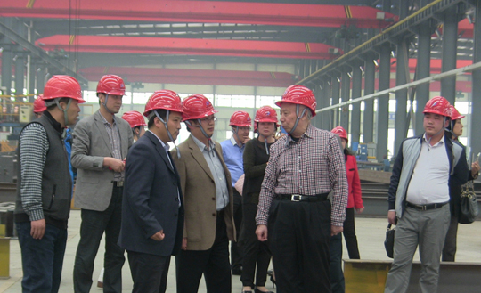 BIM匯報會結束后洪會長一行到公司延津工業(yè)園參觀視察