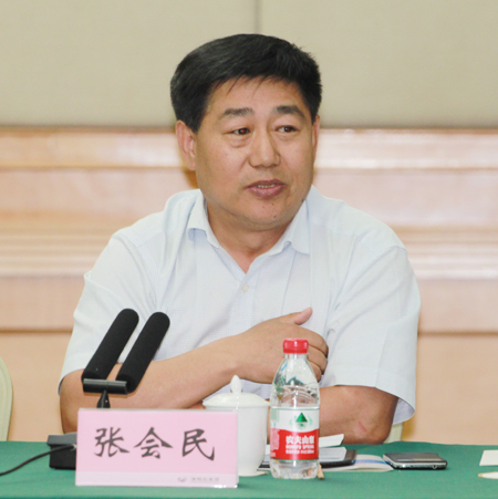 集團(tuán)公司黨委書記張會(huì)民在會(huì)上發(fā)表講話