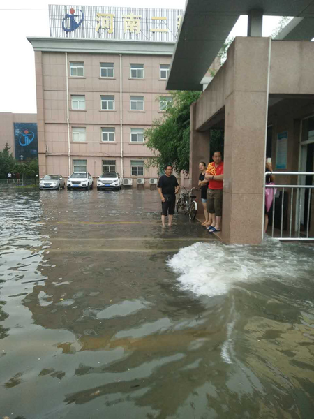 經(jīng)過搶險救援，水位下降