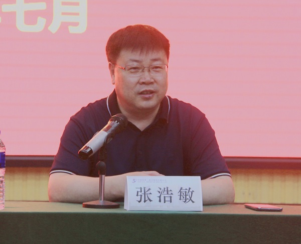 集團公司人力資源總監(jiān)張浩敏就新員工個人成長作分享交流.jpg
