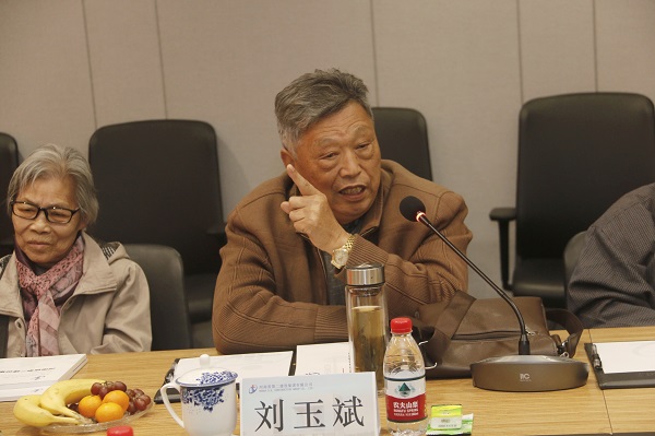 離退休老同志暢談參觀感受.jpg 離退休老同志暢談參觀感受.jpg