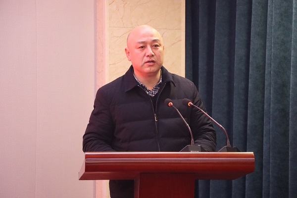 集團(tuán)公司黨委副書記、工會主席賈向軍發(fā)表致辭.jpg 集團(tuán)公司黨委副書記、工會主席賈向軍發(fā)表致辭.jpg