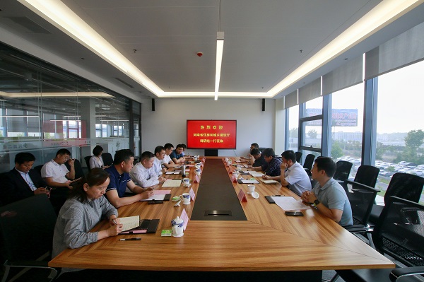 座談會(huì)現(xiàn)場.jpg