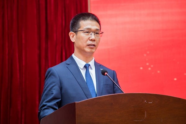 河南省建筑業(yè)協(xié)會中小企業(yè)分會會長、集團公司總經(jīng)理祝建明作表態(tài)發(fā)言.jpg