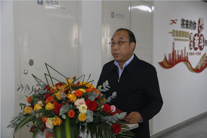 維亞適董事長(zhǎng)程存蟠介紹維亞適公司及展廳情況 11.jpg