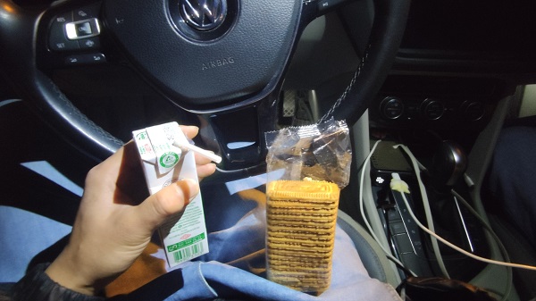 8項目員工返回途中，簡單用餐.jpg