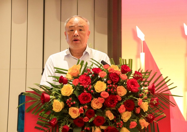 1新鄉(xiāng)市住建局黨組成員、副局長(zhǎng)王曉河在會(huì)上致辭.JPG 1新鄉(xiāng)市住建局黨組成員、副局長(zhǎng)王曉河在會(huì)上致辭.JPG