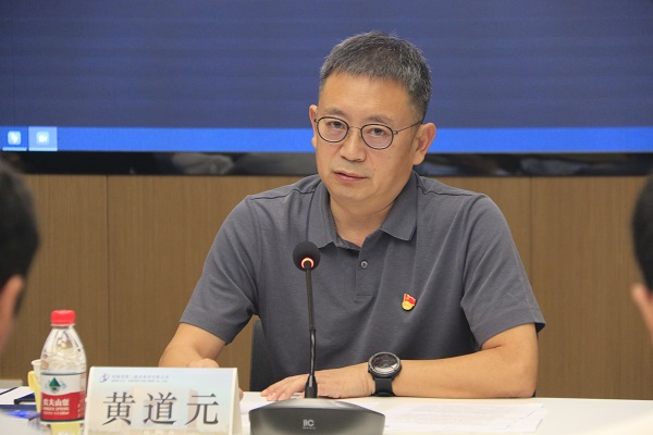 董事長(zhǎng).JPG 董事長(zhǎng).JPG