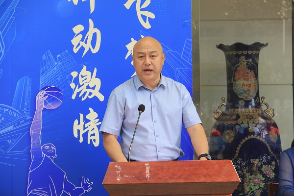 集團(tuán)公司黨委副書記、工會主席賈向軍致開幕詞.JPG 集團(tuán)公司黨委副書記、工會主席賈向軍致開幕詞.JPG