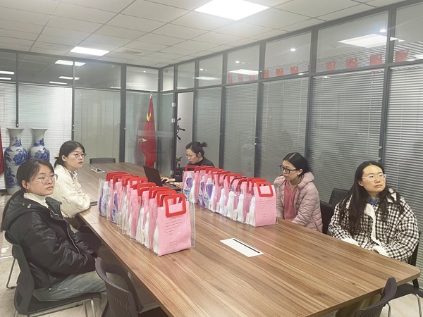 13靜美公司召開慶“三八”婦女節(jié)座談會.jpg 13靜美公司召開慶“三八”婦女節(jié)座談會.jpg