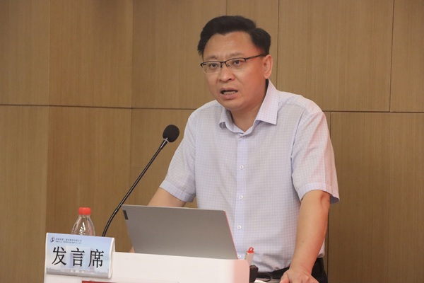 河南省建筑業(yè)協(xié)會(huì)信息化專(zhuān)業(yè)委員會(huì)胡斌致辭.jpg 河南省建筑業(yè)協(xié)會(huì)信息化專(zhuān)業(yè)委員會(huì)胡斌致辭.jpg